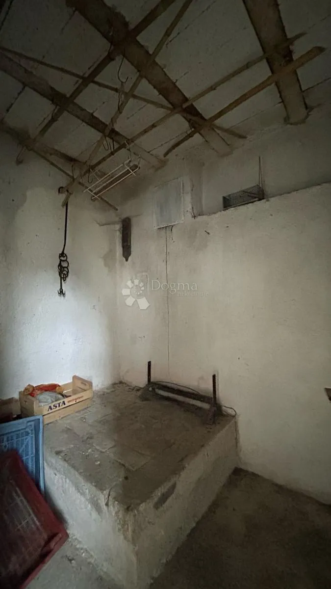 kuća za renovaciju s terasom s koje nećete željeti otići! - slika 29