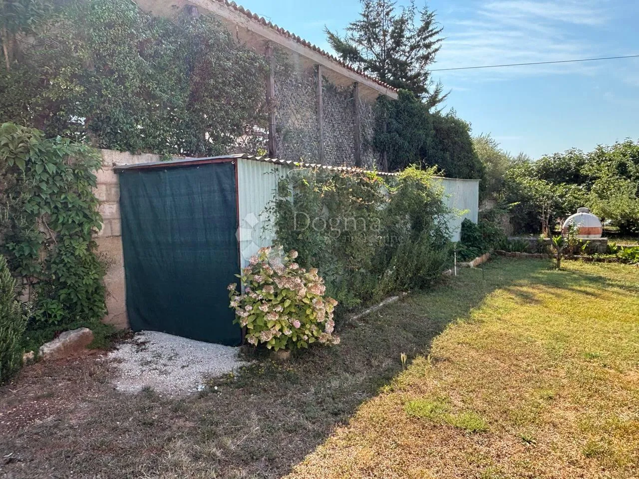 dvije stambene jedinice u roh-bau fazi + 591 m² okućnice – rovinjsko selo - slika 26