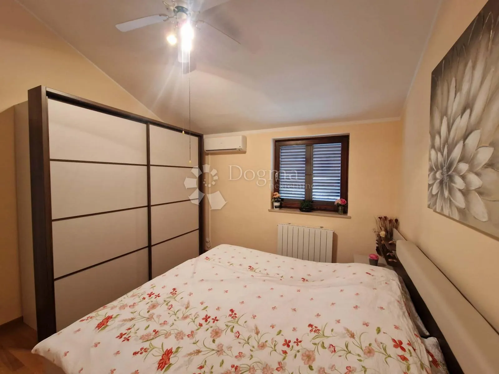 kuća s 4 apartmana - drugi red od mora - slika 83