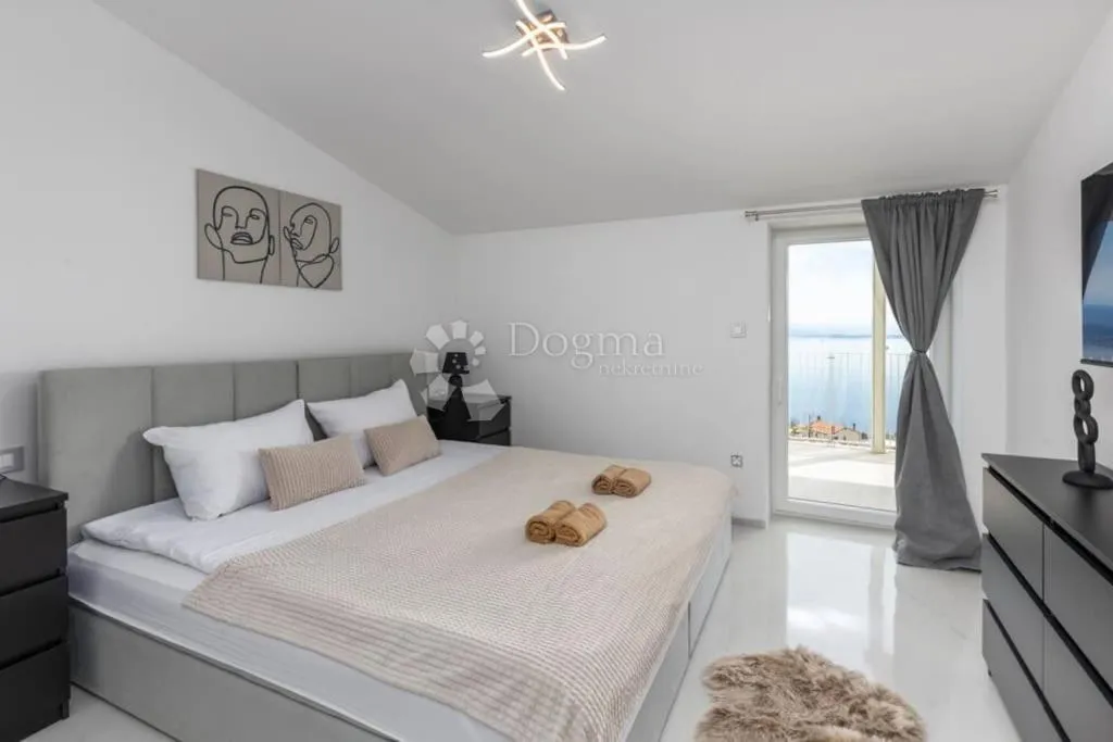 opatija, 85m2, pogled, bazen, parking - slika 12