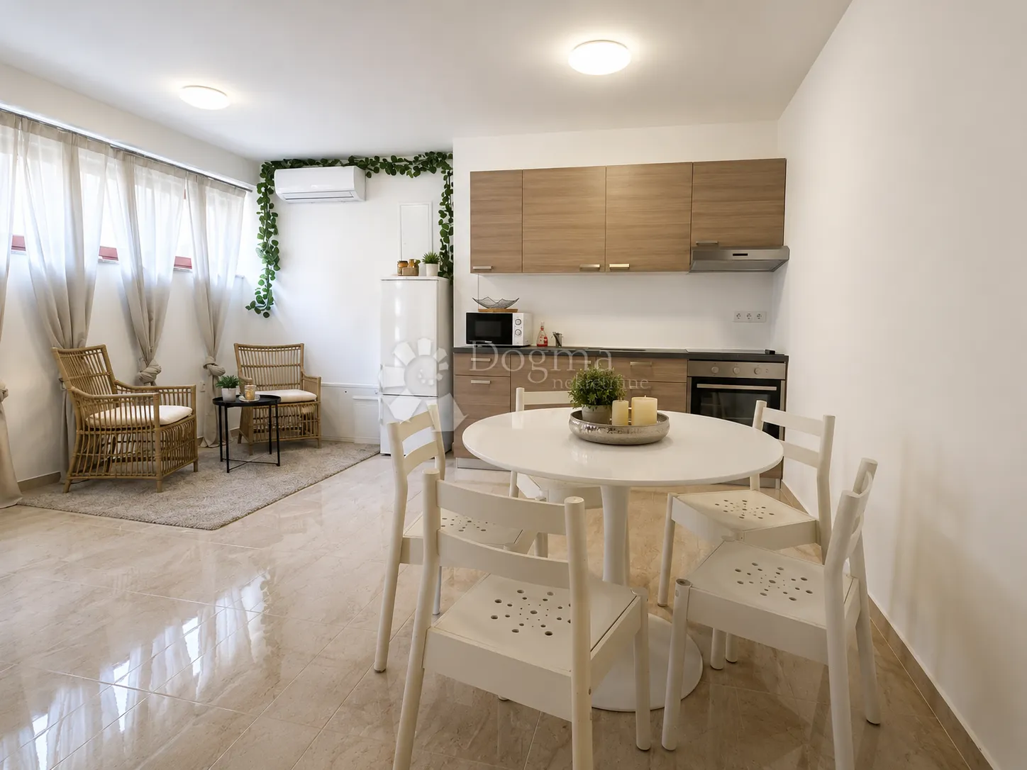 ekskluzivna lokacija | dvoetažni stan od 104 m² u centru - slika 1