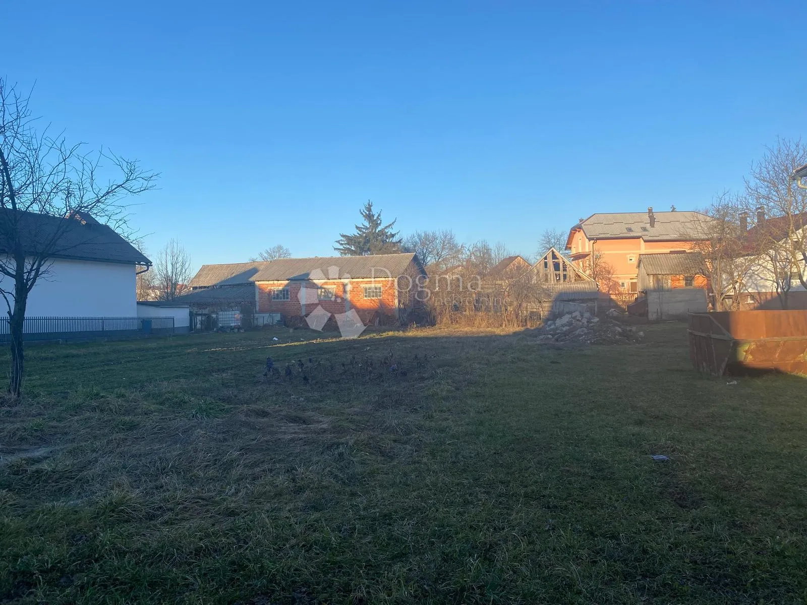 građevinsko zemljište na mirnoj lokaciji blizina centra - slika 3