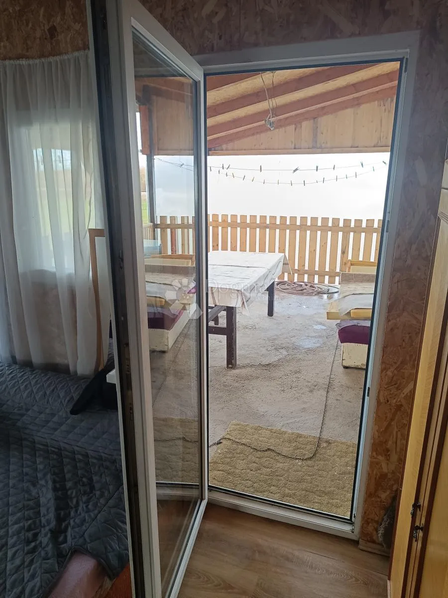 kuća s prostranom parcelom - slika 6