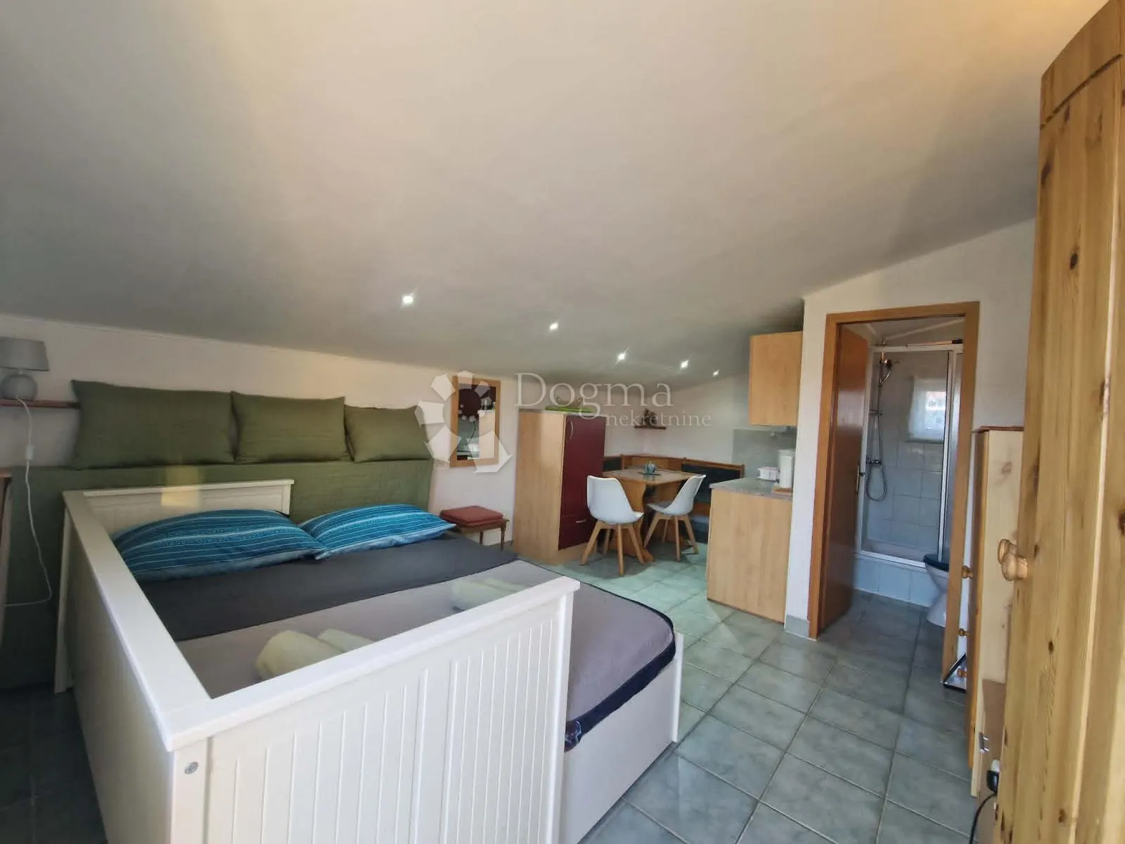 vrsi - zukve - apartmanska kuća u blizini mora - slika 4