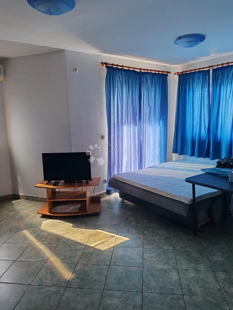 zatoglav - kuća nadomak mora sa 7 apartmana i poslovnim prostorom - slika 32