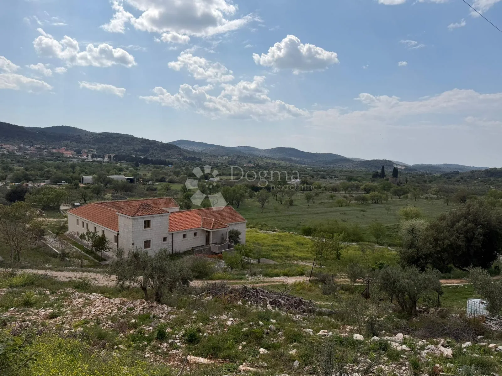 mediteranska oaza privatnosti – kamena rezidencija na braču - slika 29