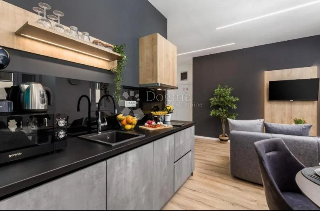 tri predivna apartmana u centru rijeke - slika 5