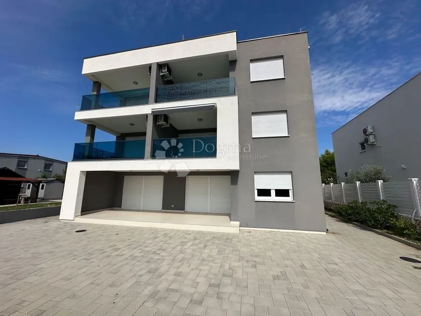 luksuzni apartman - slika 2