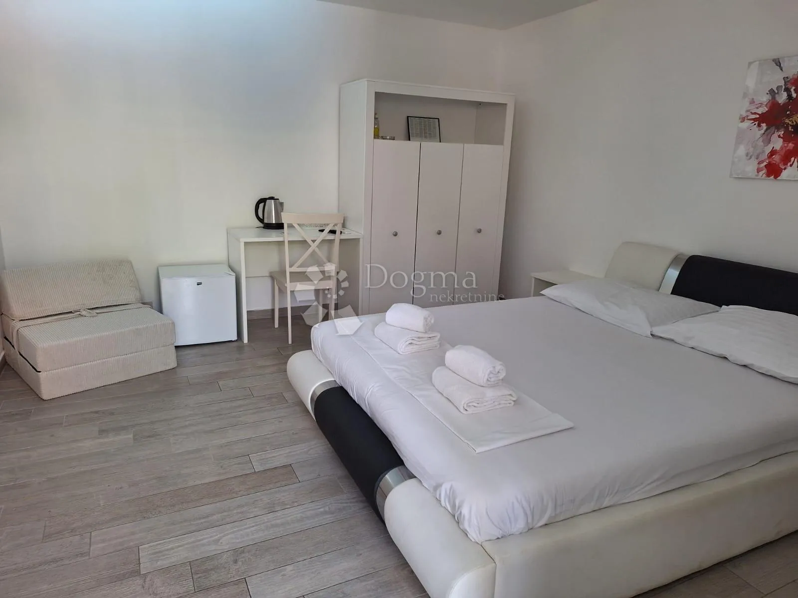 prostrana kuća u centru jezera, murter, 550 m2 - slika 13