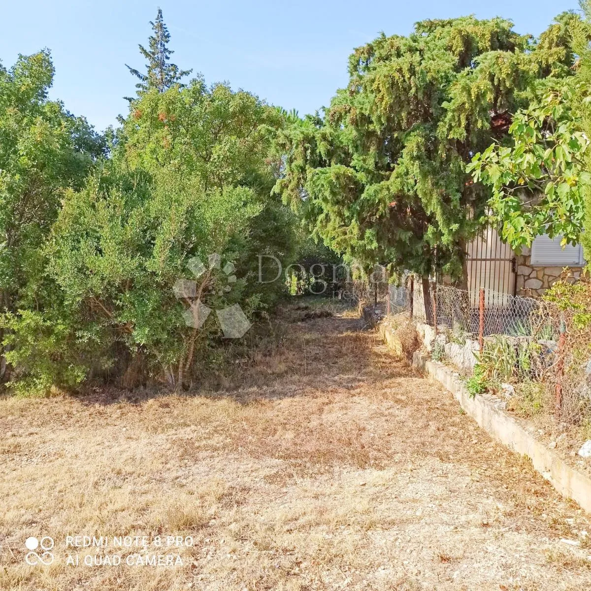prodaja kuće 80m od mora, 6 apartmana - slika 29