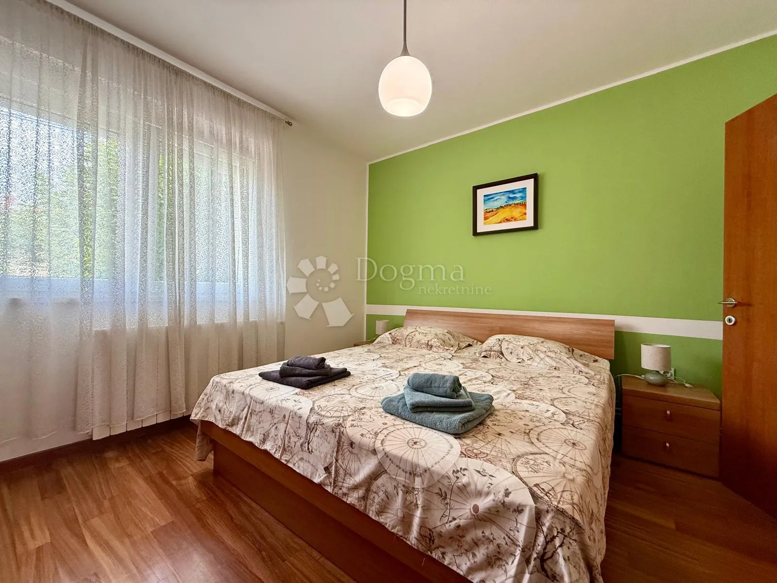 prostran dvosoban stan, 90 m²– pula (01.09. – 01.06.) - slika 15
