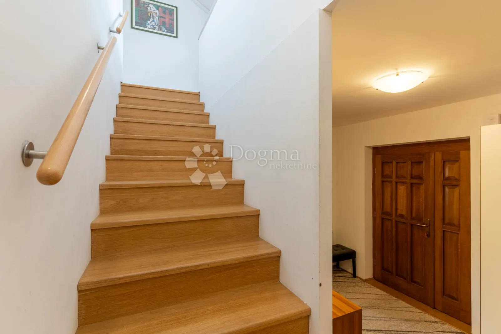 vila s bazenom i velikom okućnicom – brezovica - slika 8
