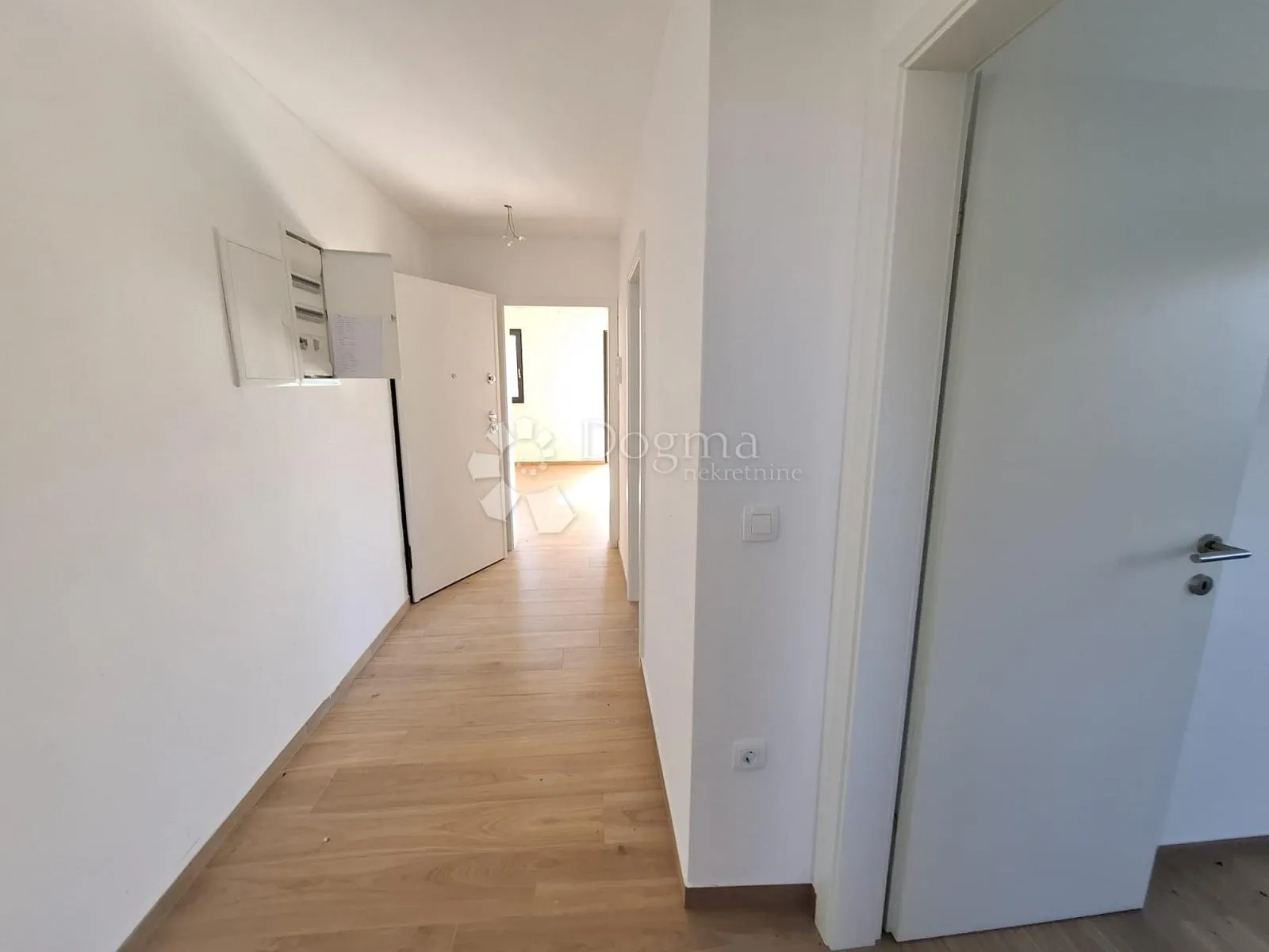 poreč (okolica) - stan u novogradnji sa 2ss+db - slika 3