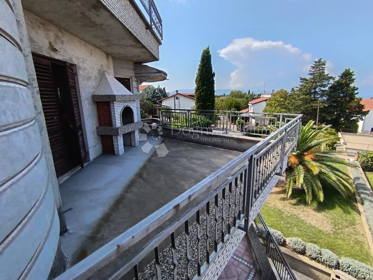 malinska - samostojeća kuća s prekrasnom okućnicom - slika 12