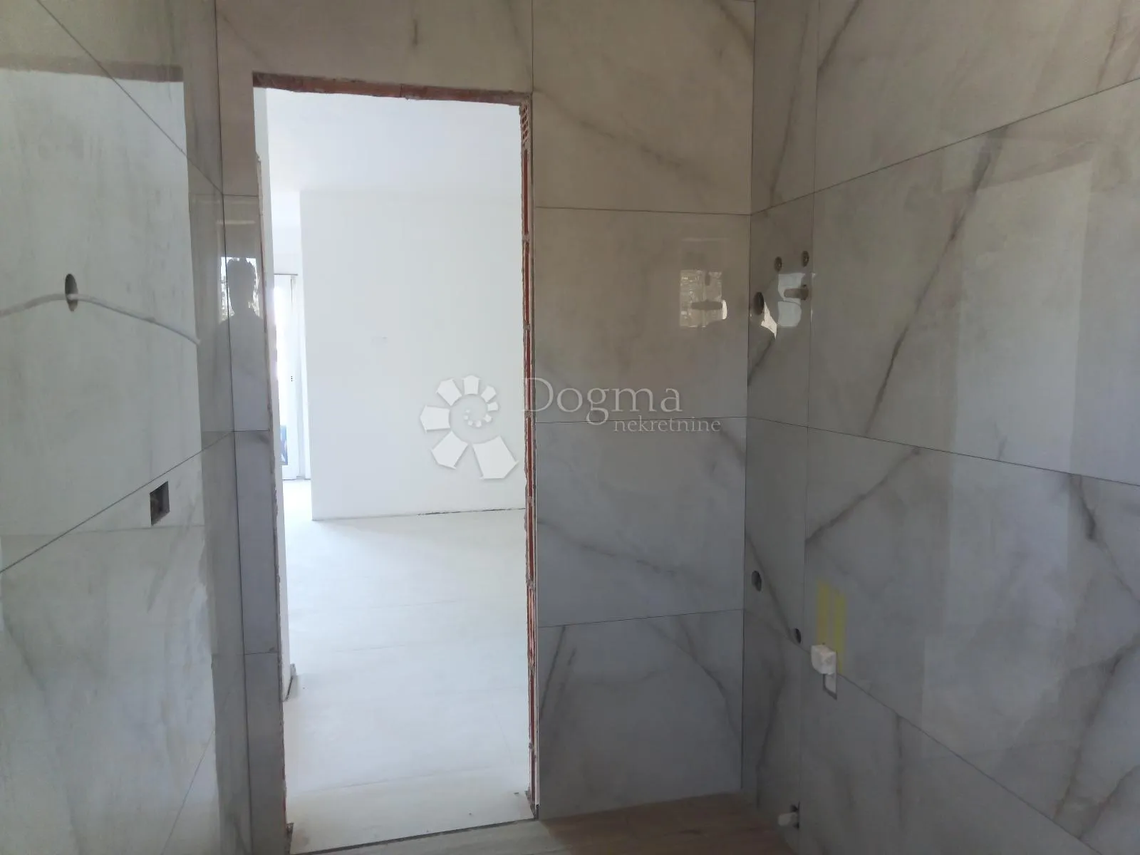 56,92m2, korak od mora i plaže - slika 13