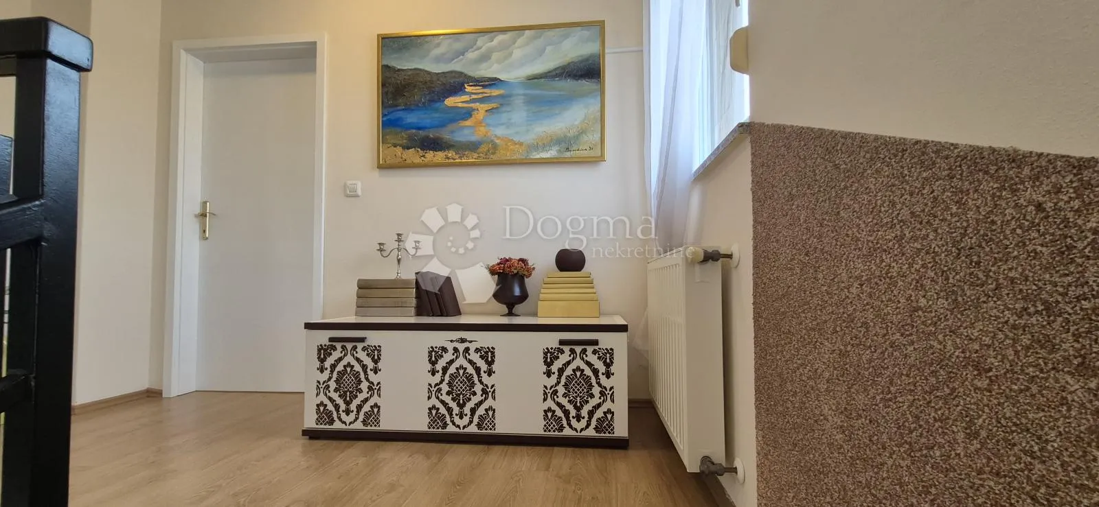 kuća sa 2 stana i bazenom - slika 46