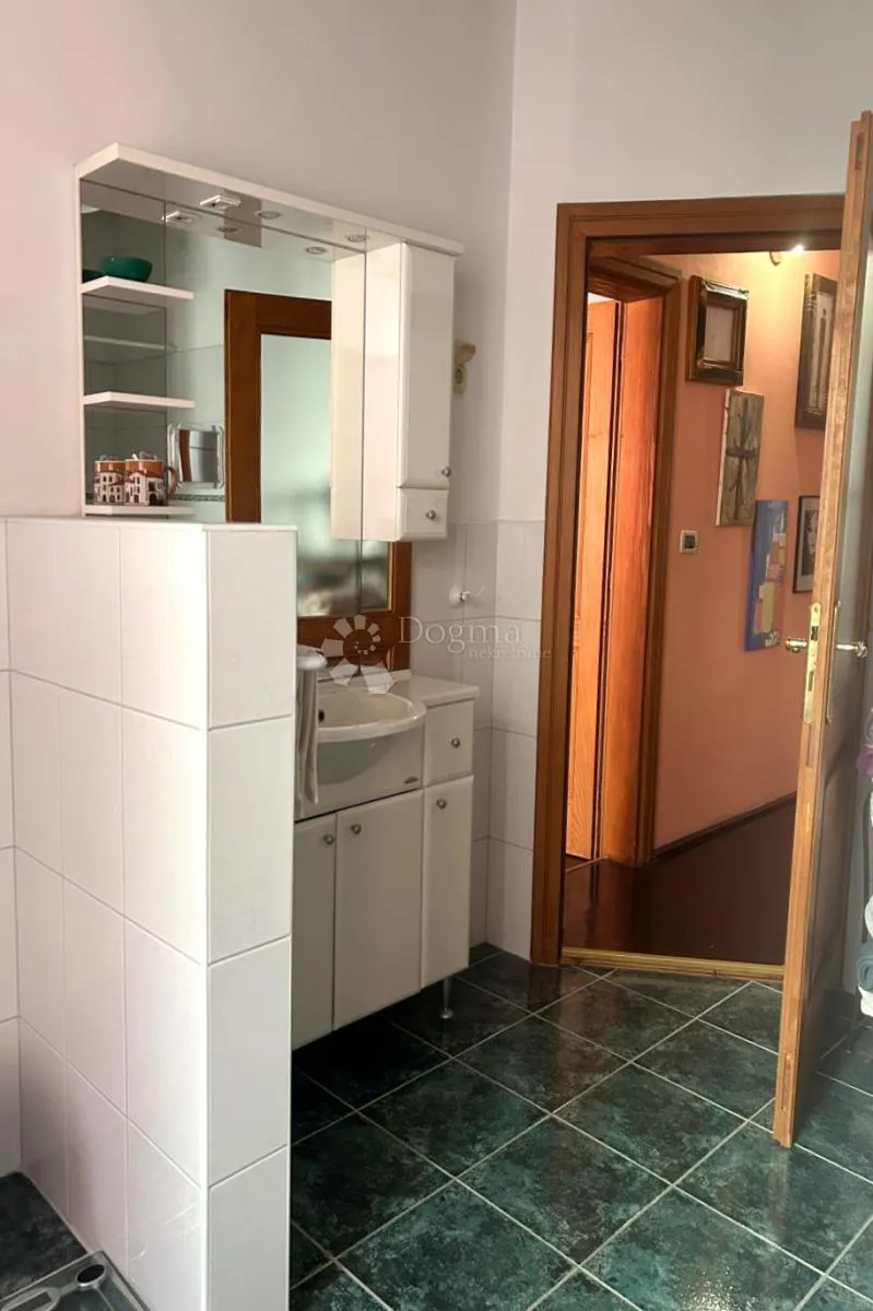 rovinj – unikatna kuća s vrtom u srcu starog grada - slika 24