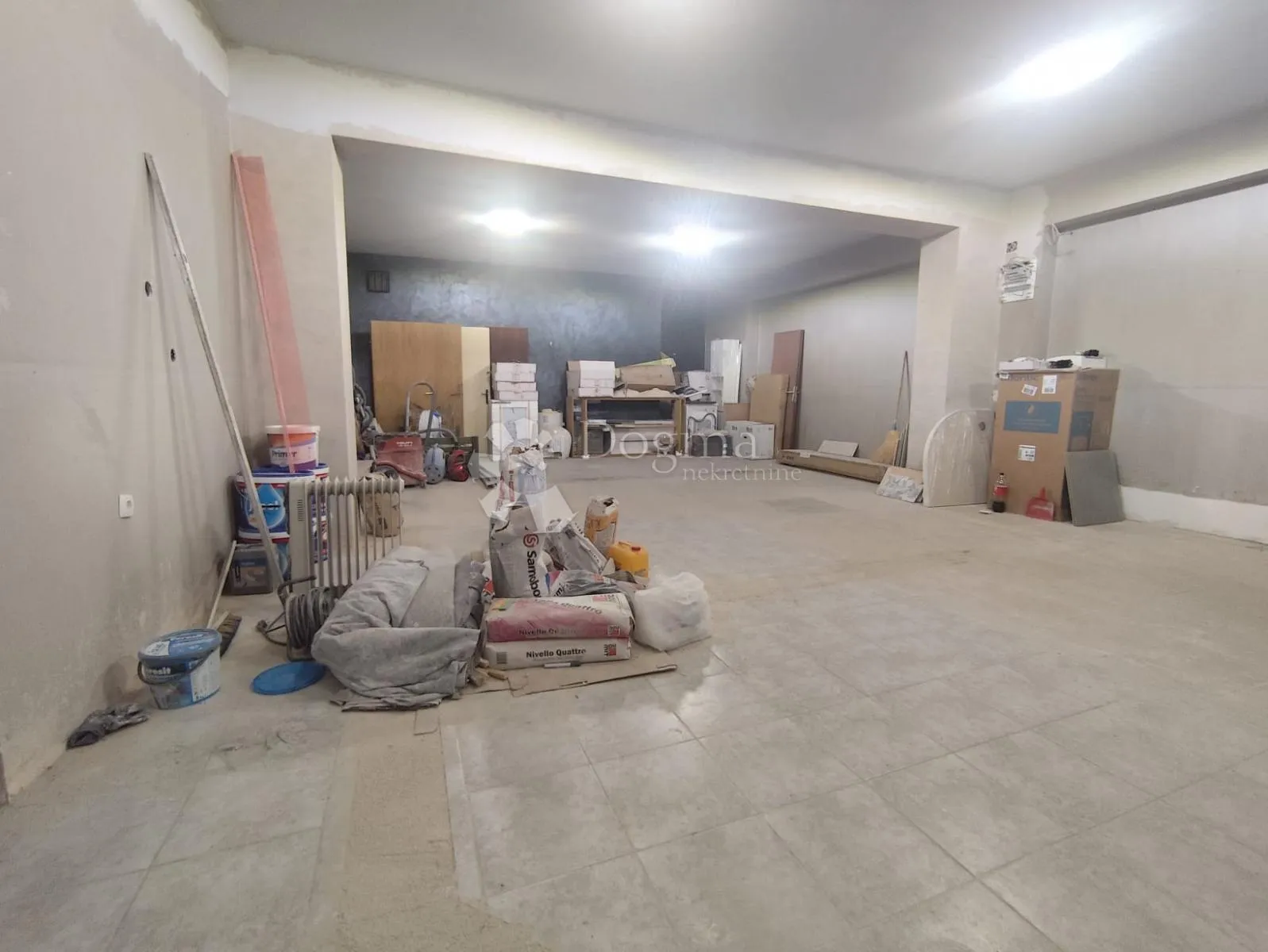 poslovni prostor 70m2 - frekventna lokacija vodice - slika 2