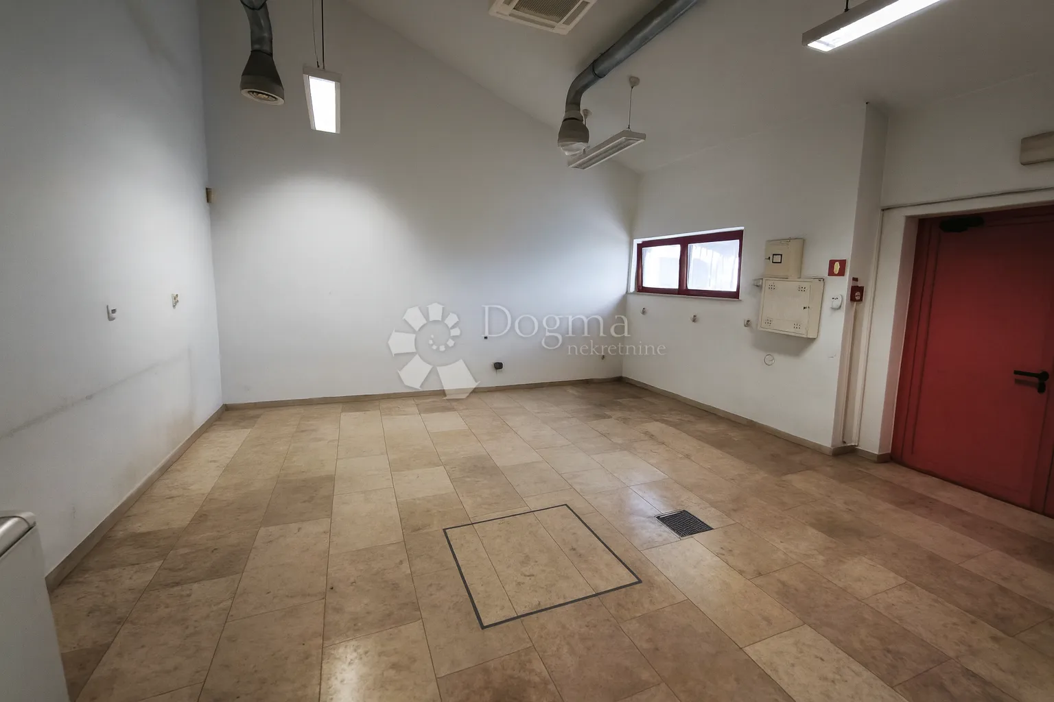 poslovni prostor 170 m² za najam na vrhunskoj lokaciji - slika 4