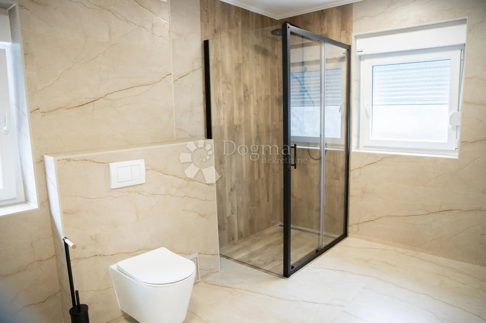 elegantno obnovljena kuća s pogledom – daruvar - slika 17