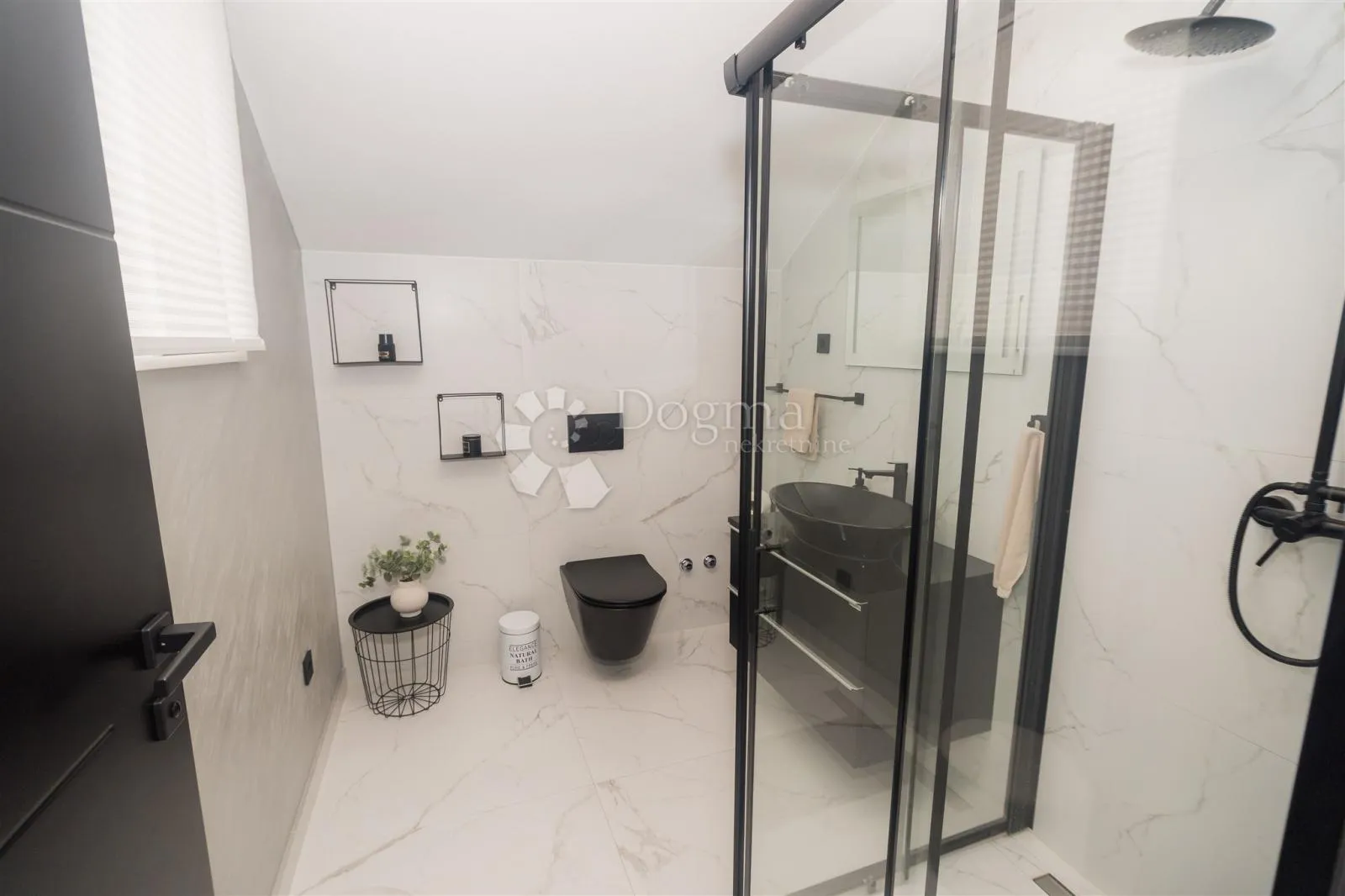 elegantna vila u srcu hrvatskog zagorja za odmor i uživanje - slika 37