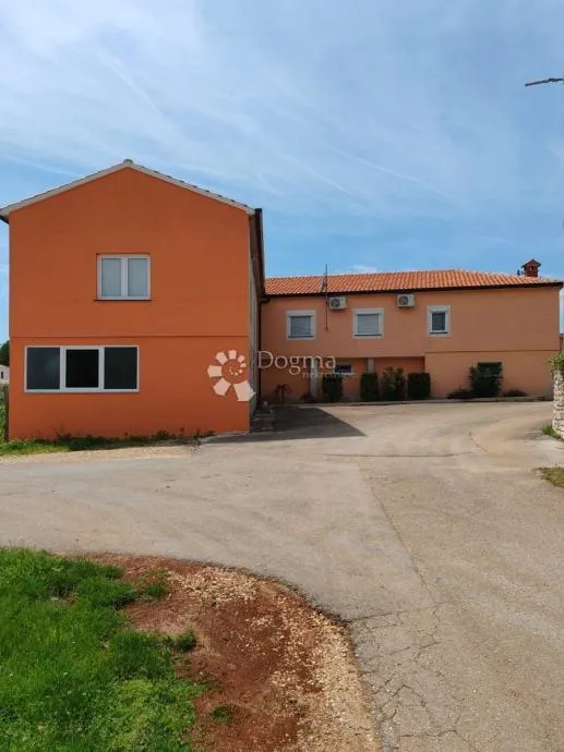 kuća za odmor s bazenom -tinjan - slika 21