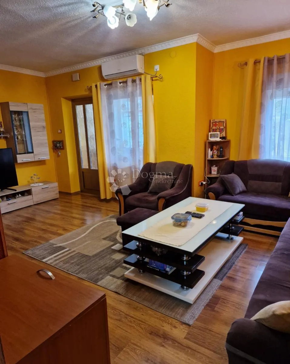 2 u 1 nekretnina: 3s+db stan + apartman s okućnicom - slika 2