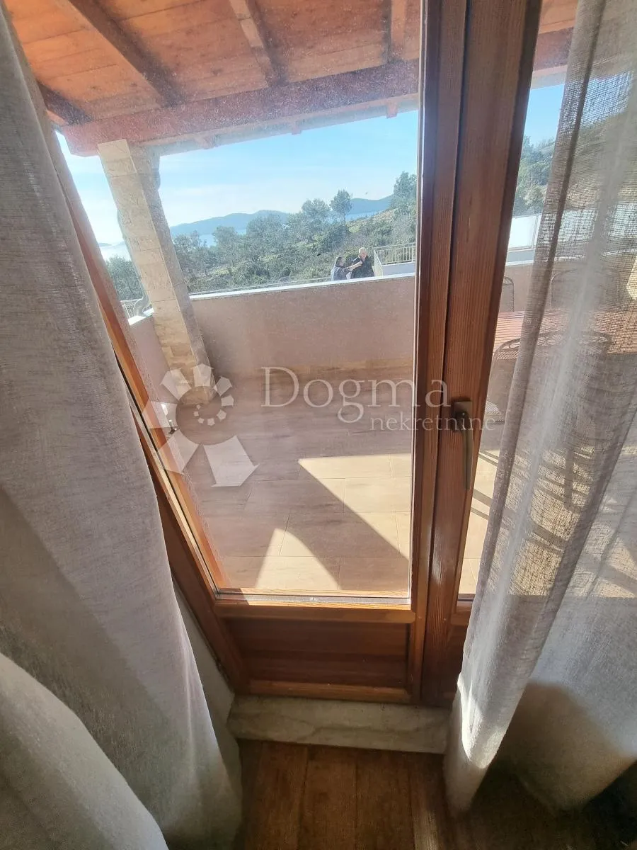 kamena villa na osami sa božanstvenim pogledom!!! - slika 13
