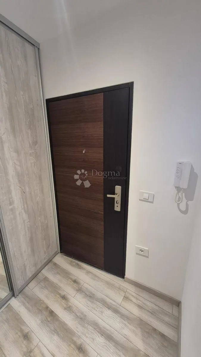 dvosobni stan u centru pule površine 72,83 m2 - slika 24