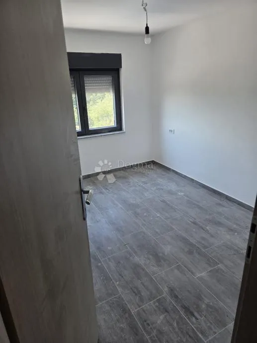 bribir, kamena kuća sa bazenom - slika 7