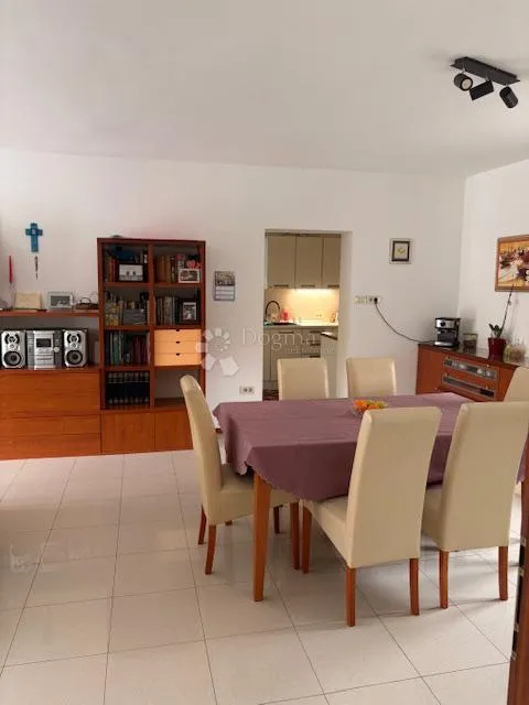 lijepa obiteljska kuća - slika 5