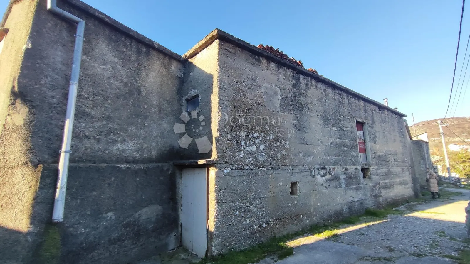 prilika 2 kuće za 50.000 € - slika 7