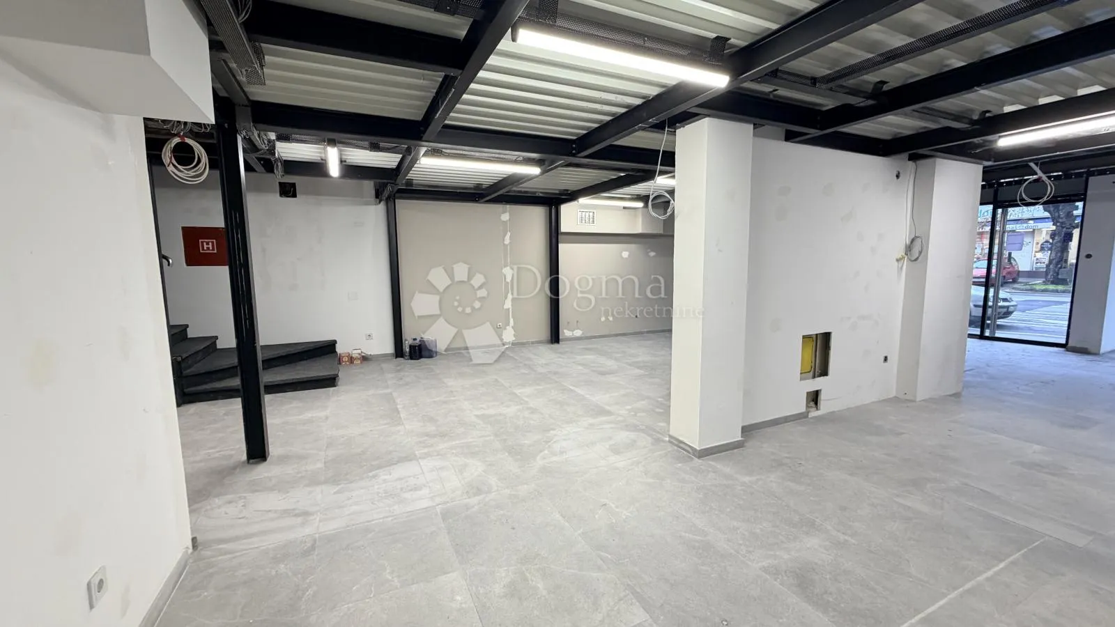 najam poslovnog prostora 350m2, kvaternikov trg - slika 12