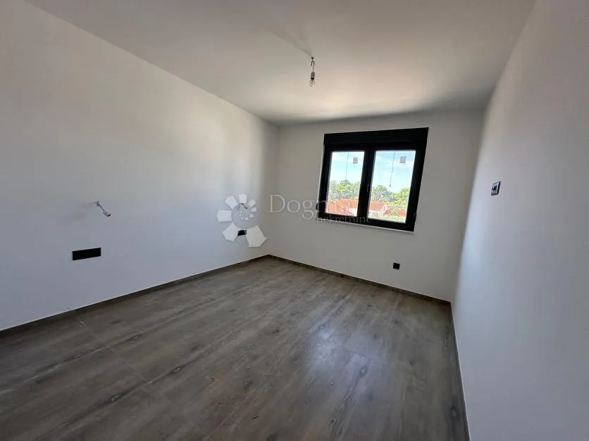luksuzni apartman na moru - slika 13