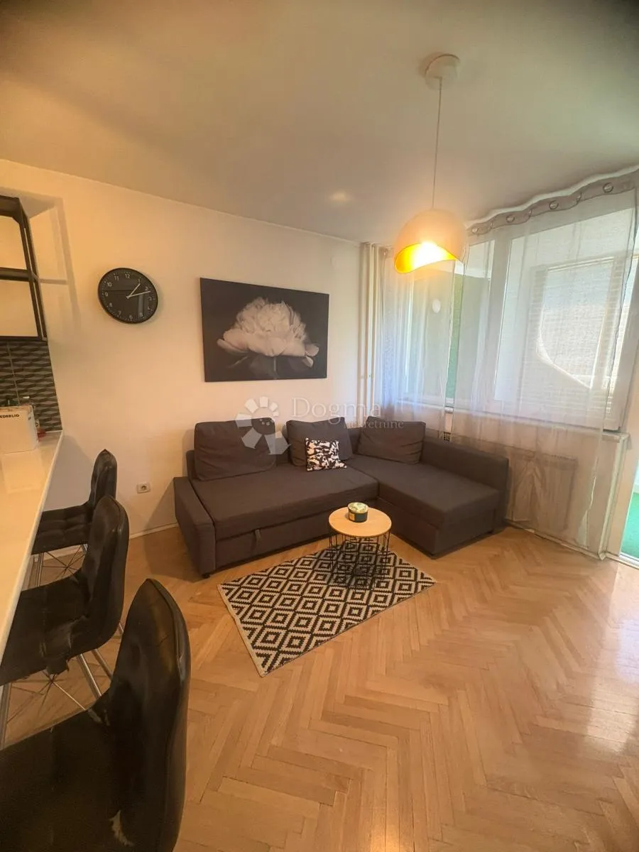 trosobni stan 62m2 sa loggiom divno uređen! - slika 10