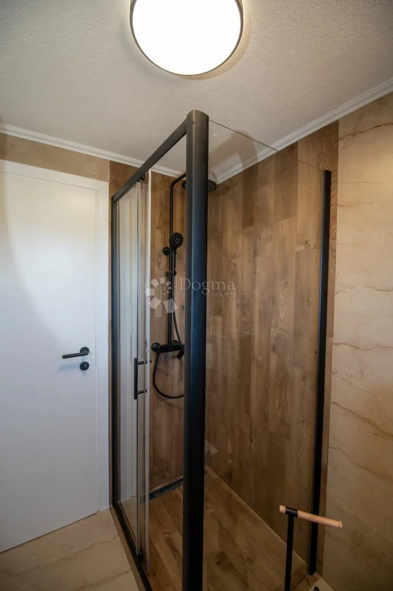 elegantno obnovljena kuća s pogledom – daruvar - slika 21