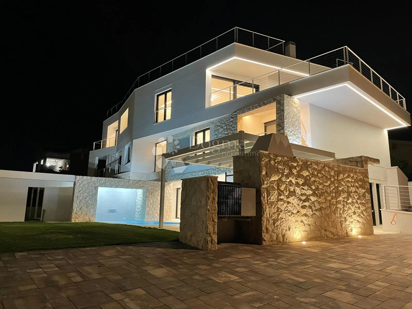 ekskluzivan duplex s bazenom, 100 m od mora - slika 3