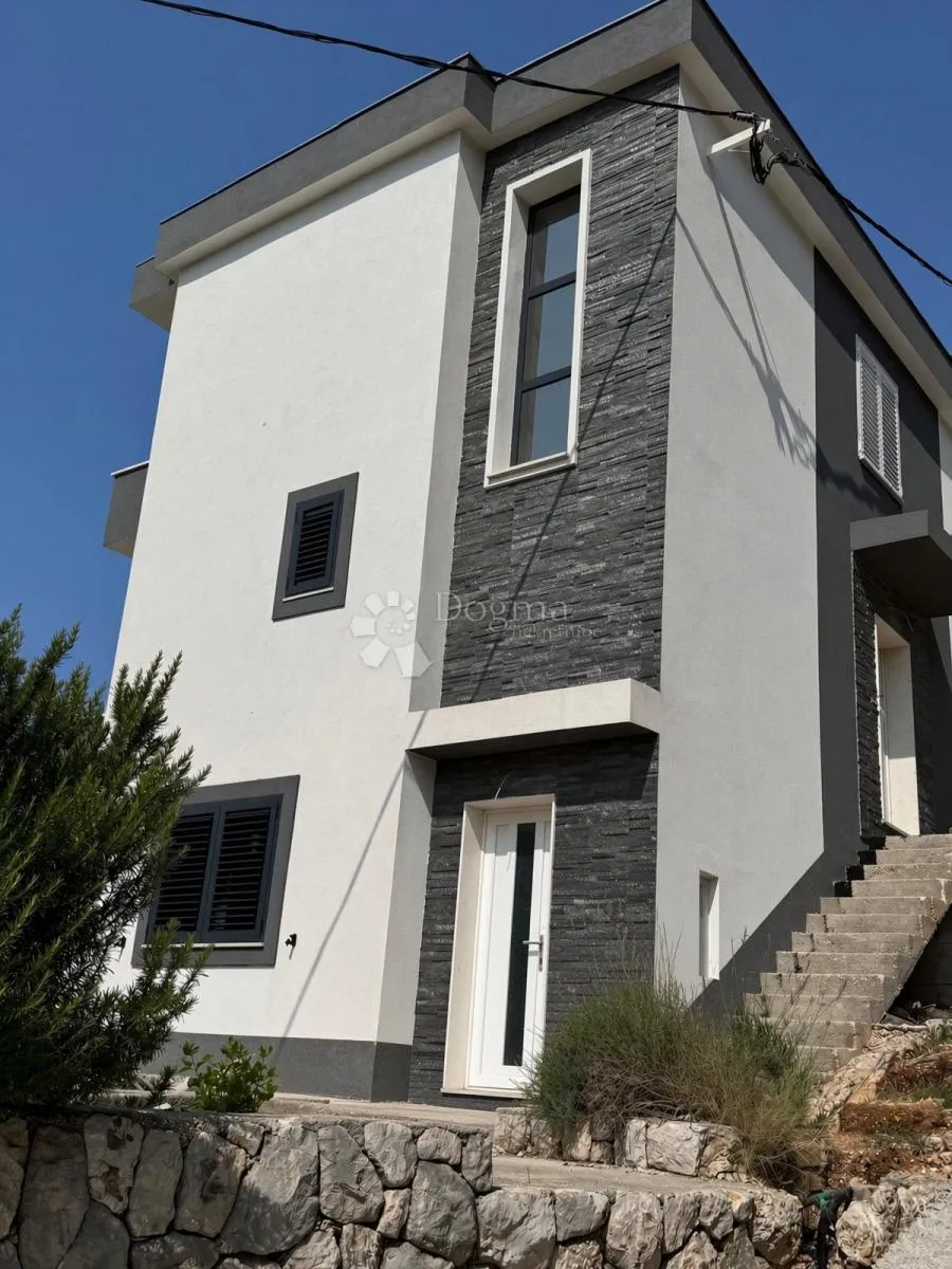 omiška rivijera - kuća s otvorenim pogledom na more - slika 2