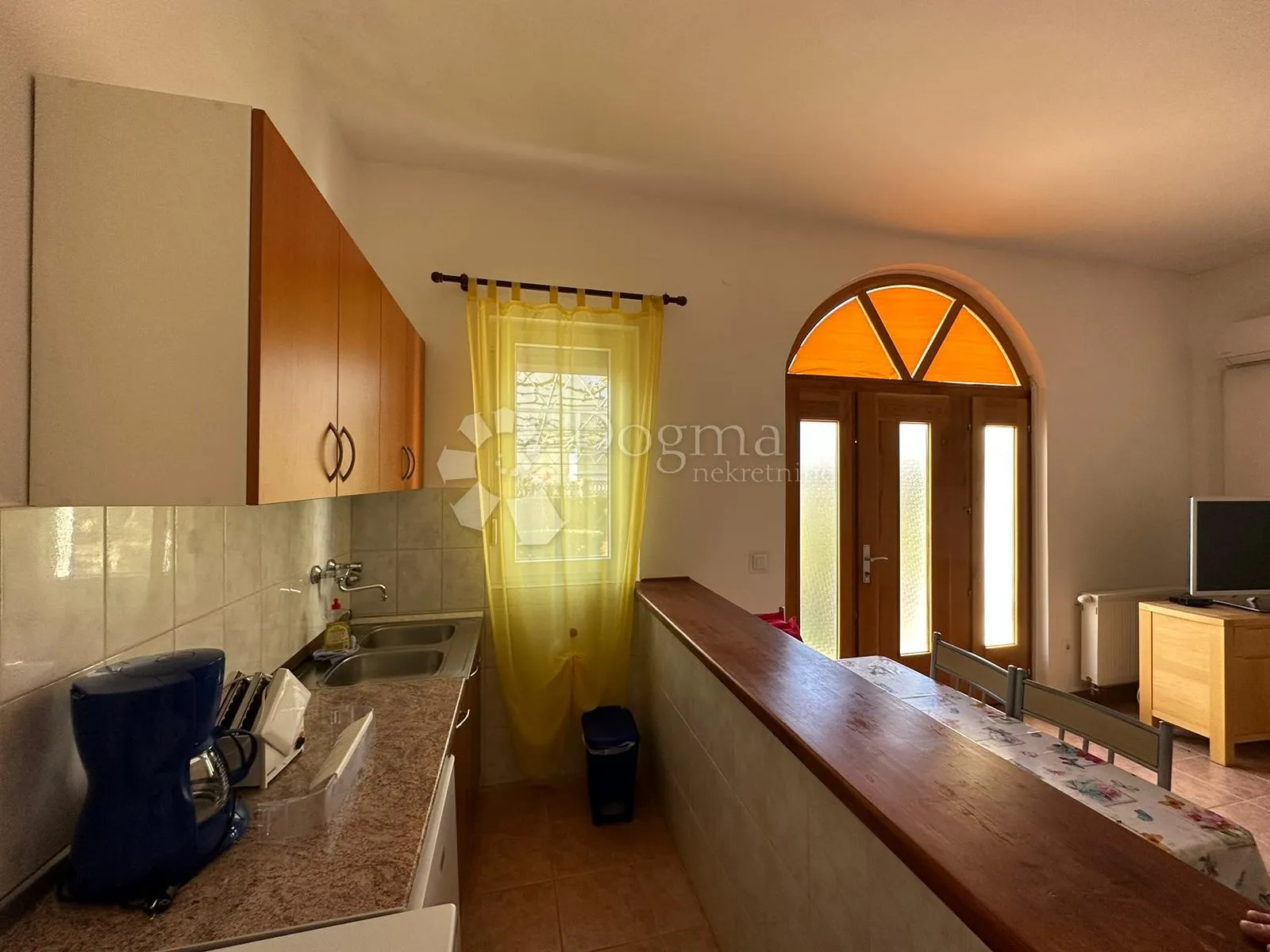 apartmanska kuća na 50 metara do mora - slika 21