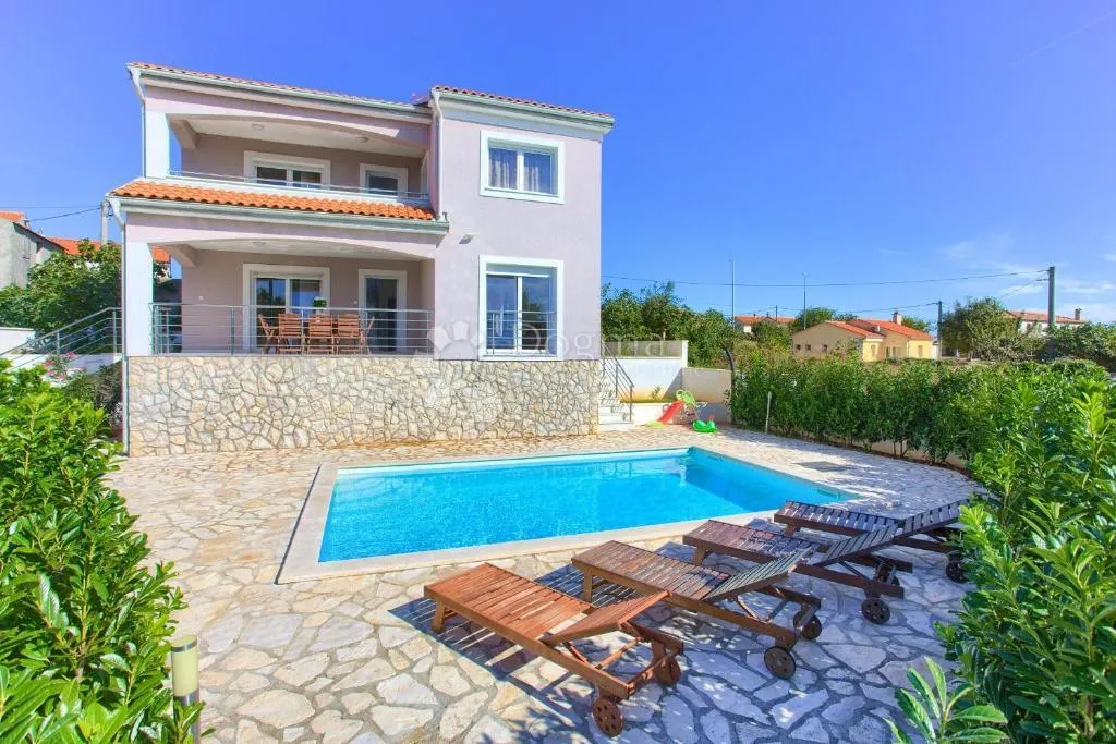 vila s bazenom kuća - slika 16