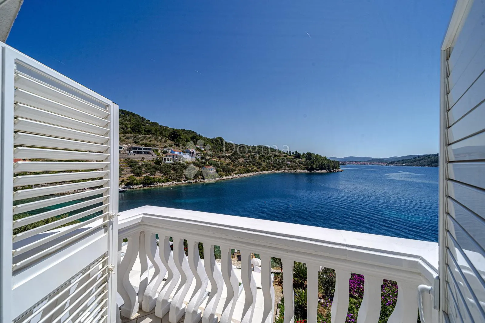 prvi red do mora: samoodrživa apartmanska vila s uhodanim poslovanjem – vela luka, korčula - slika 89