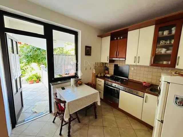 kuća na rabu - 300 m od plaže - slika 6
