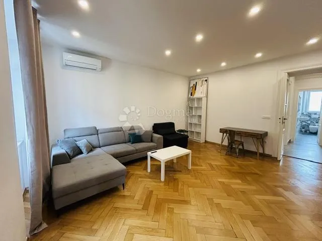 renoviran gospodski stan od 107m2 - slika 10