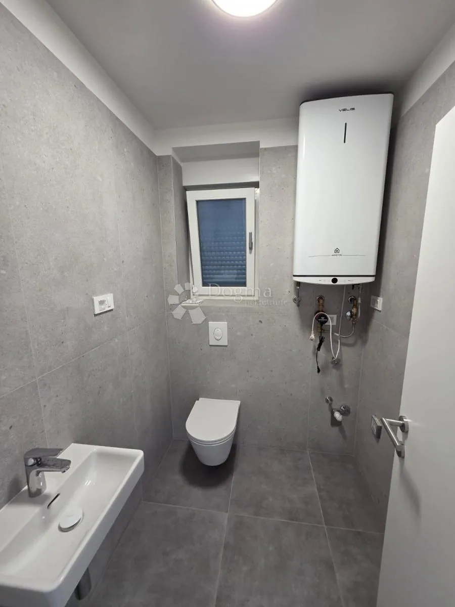 primošten- ekskluzivni penthouse s predivnim pogledom - slika 17
