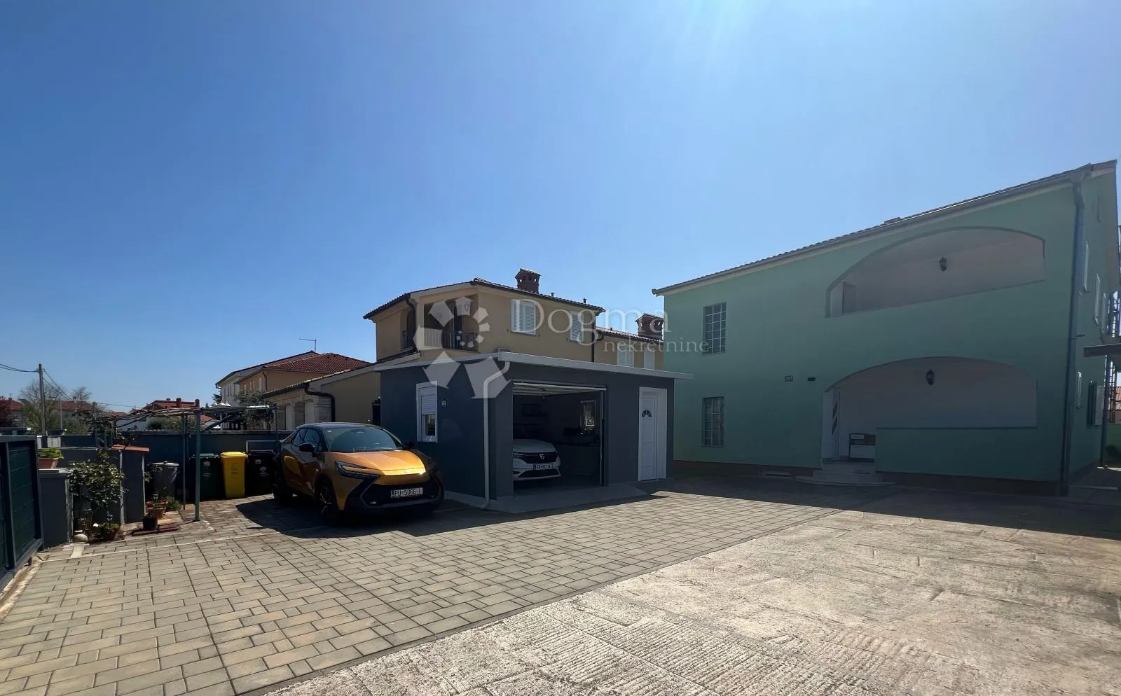 spuštena cijena!!!fažana, okolica! lijepa kuća sa dva stana - slika 2