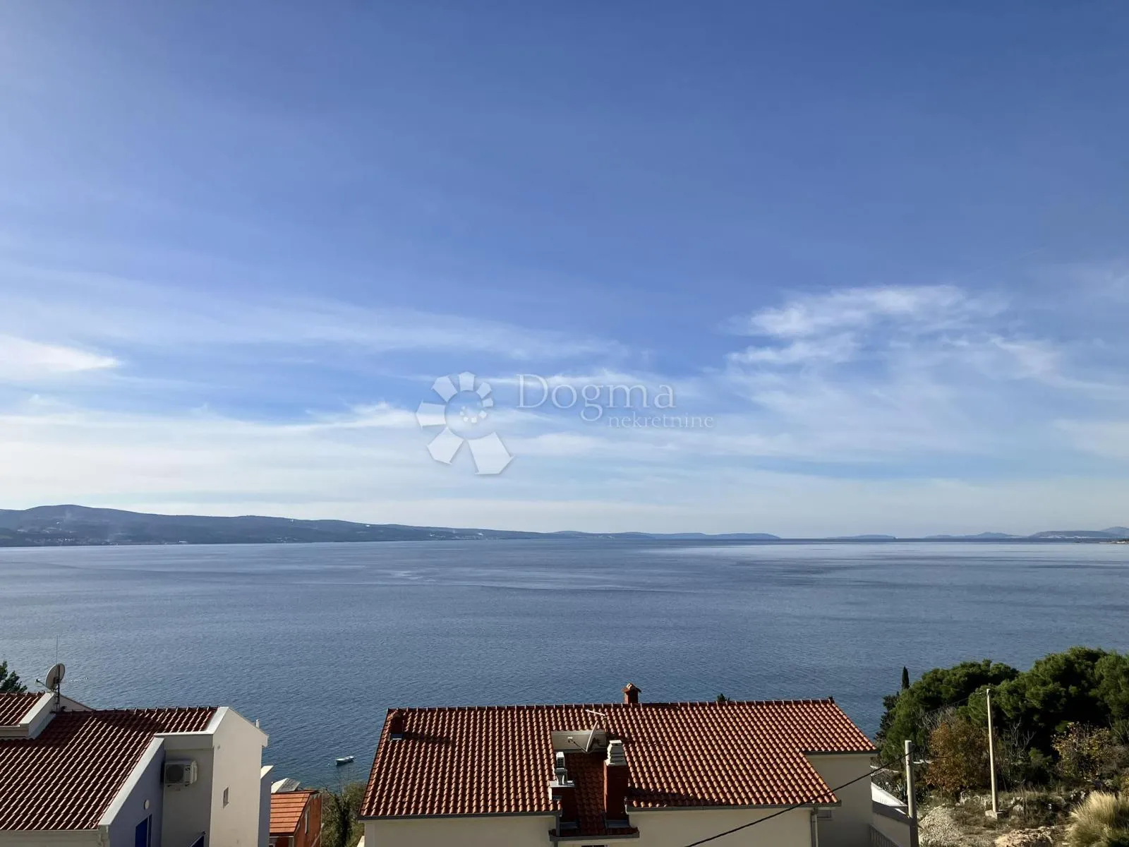 kameni ''dvorac'' s pogledom na more, omiš - slika 3
