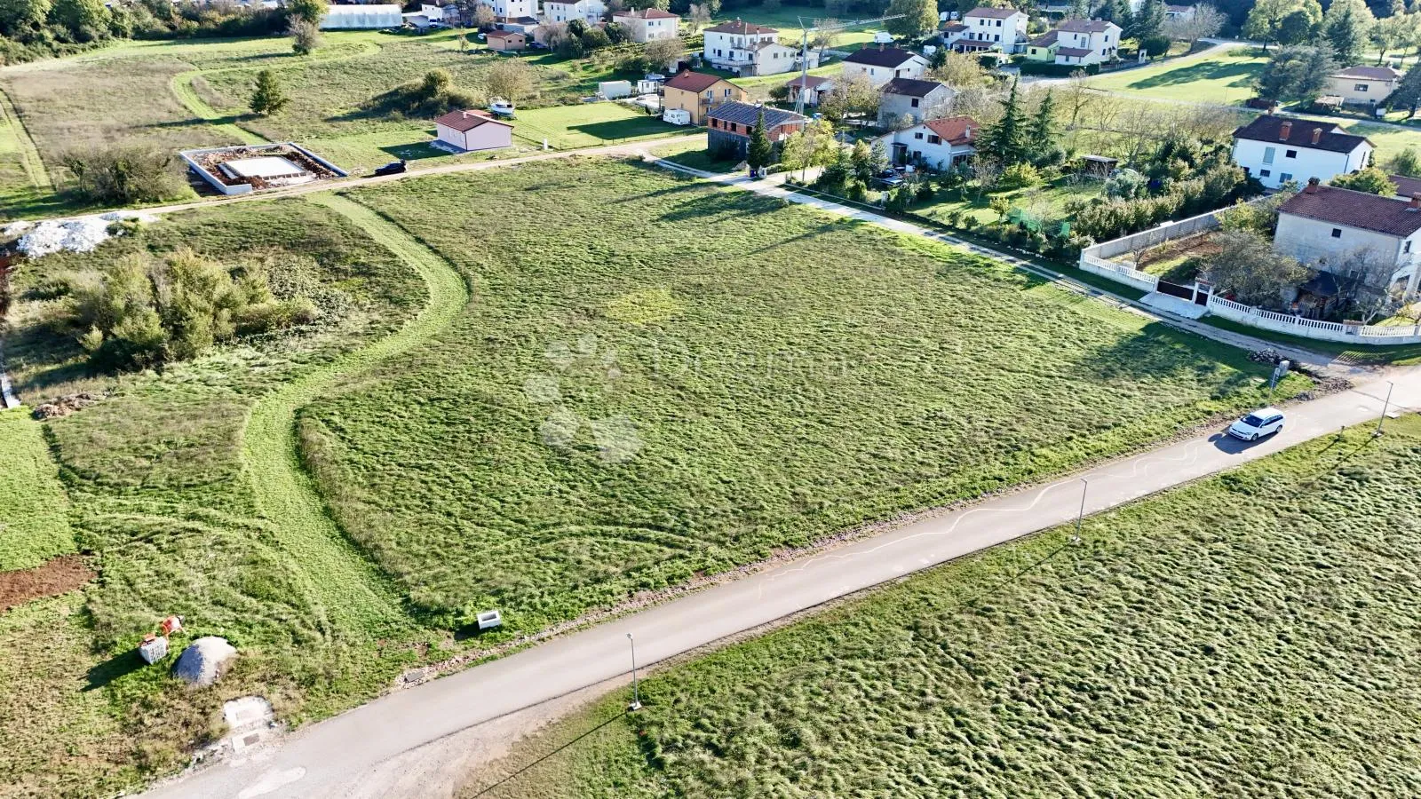 građevinsko zemljište 6km od mora! investicijska prilika! - slika 2