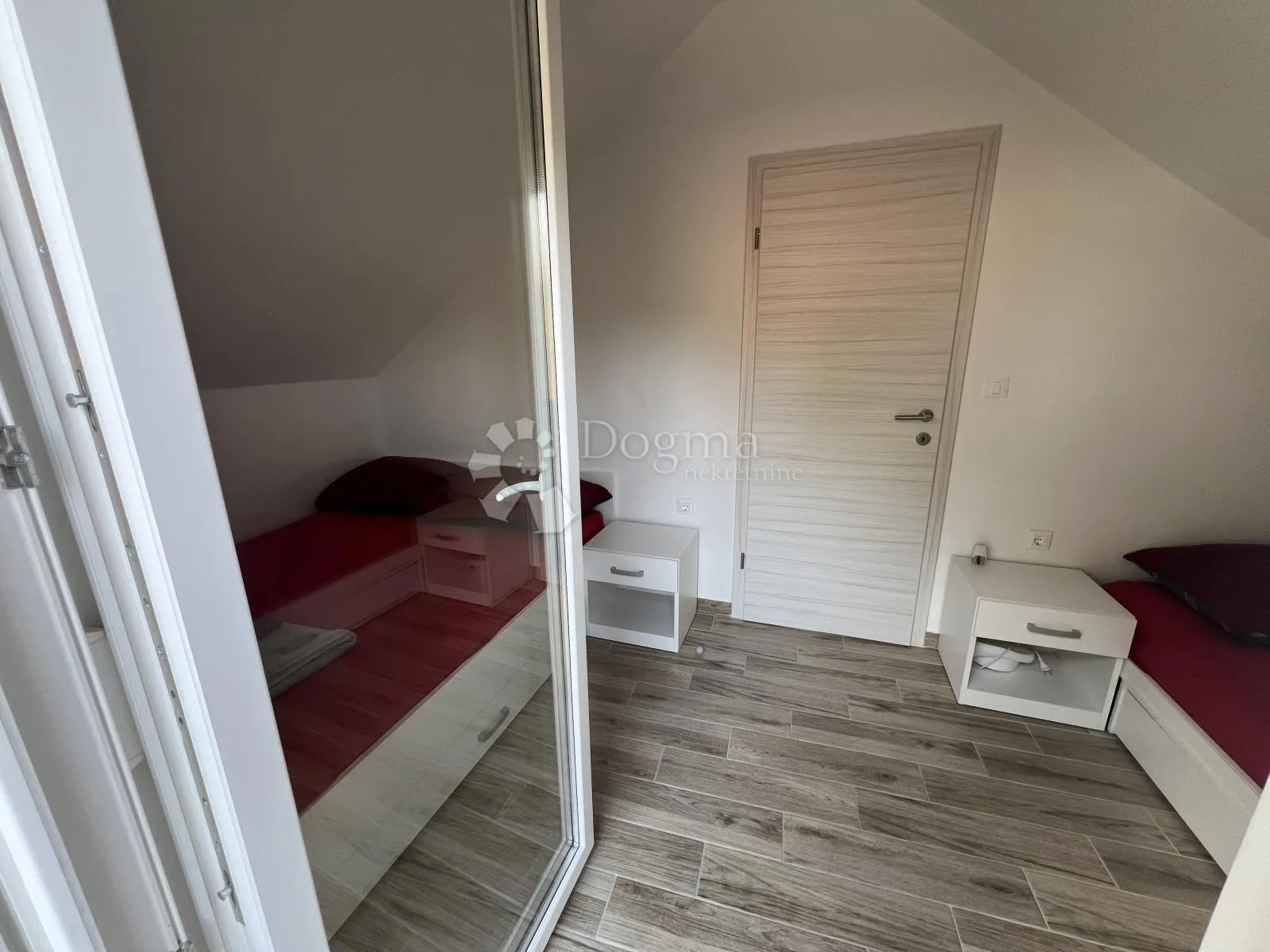 kuća s jacuzzijem i velikom terasom - idealna za odmor ili najam - slika 26