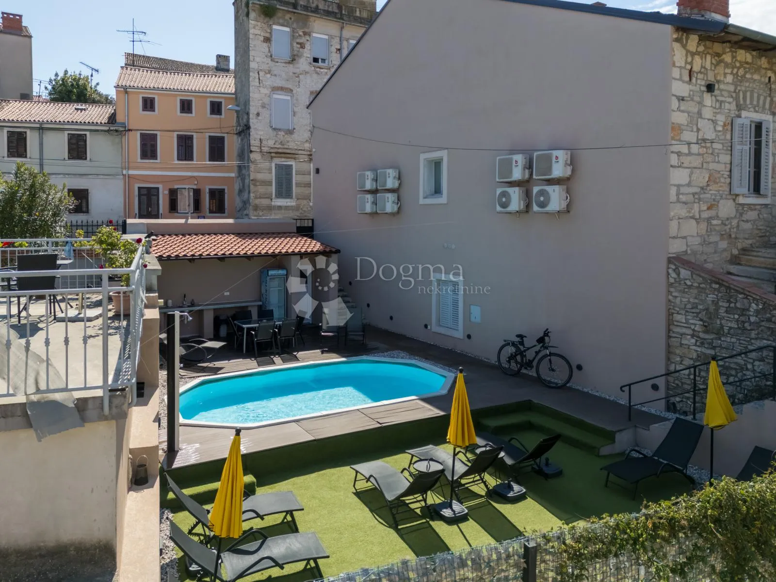 6 apartmana s bazenom u centru pule - slika 49