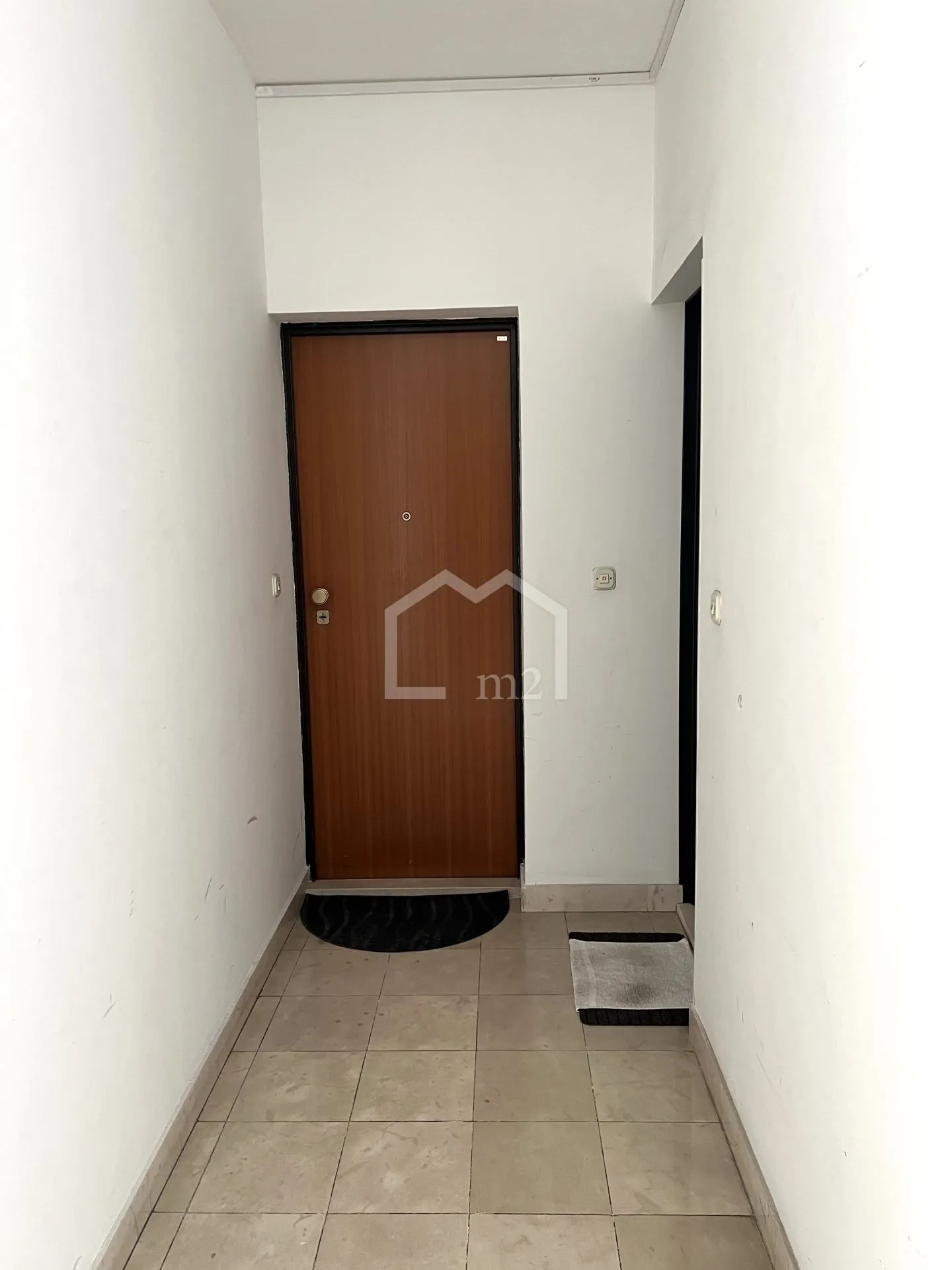 komforan trosoban i garaža - slika 14